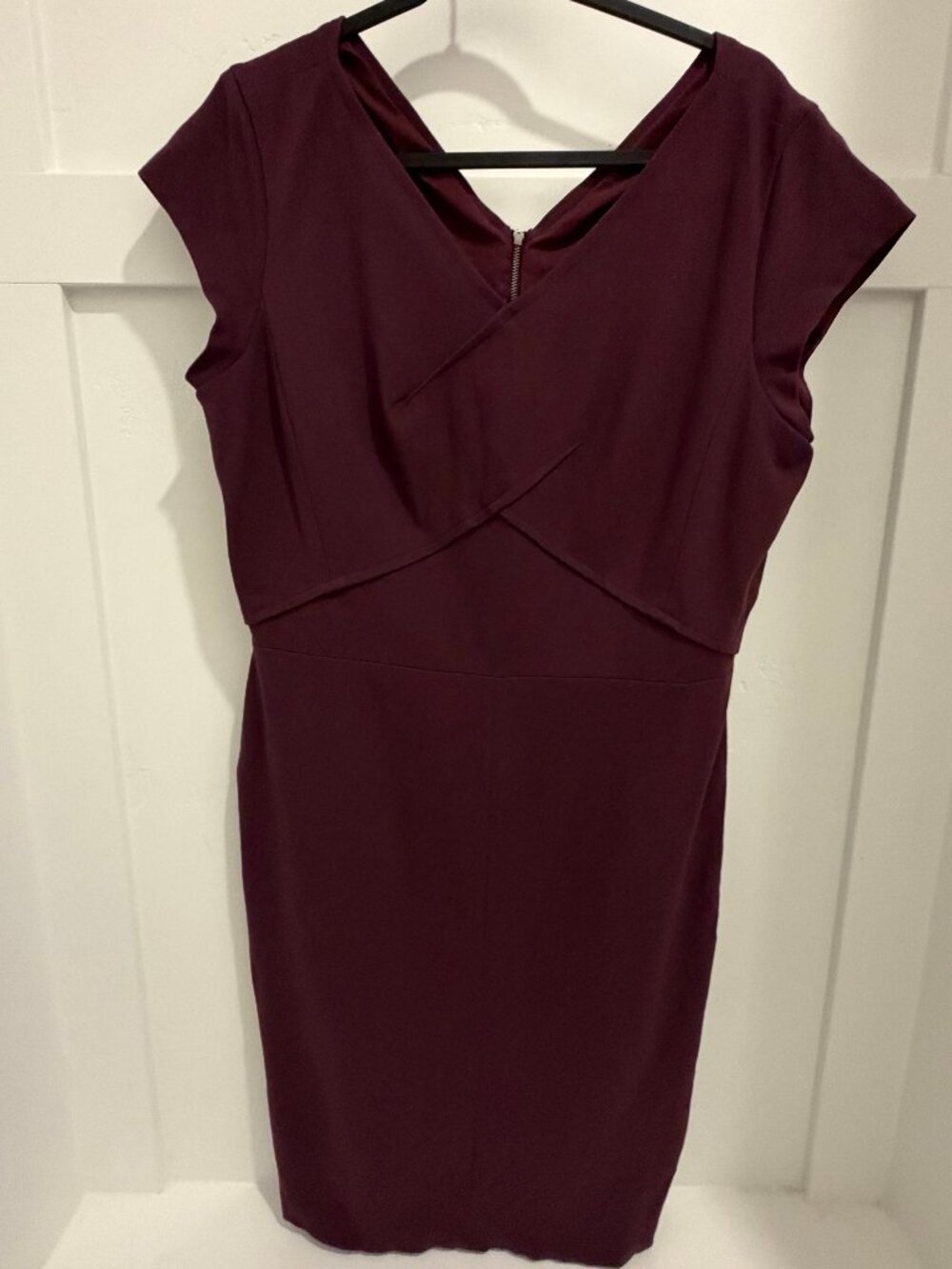 Classiques Entier Burgundy Sheath Dress Size 16 V-Neck Career Cocktail Midi